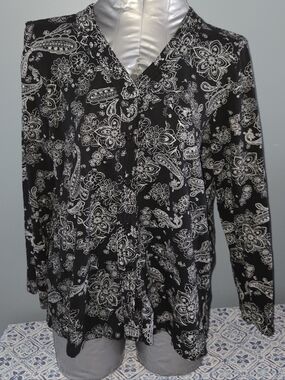 Black & White Paisley Button-Front Shirt Medium